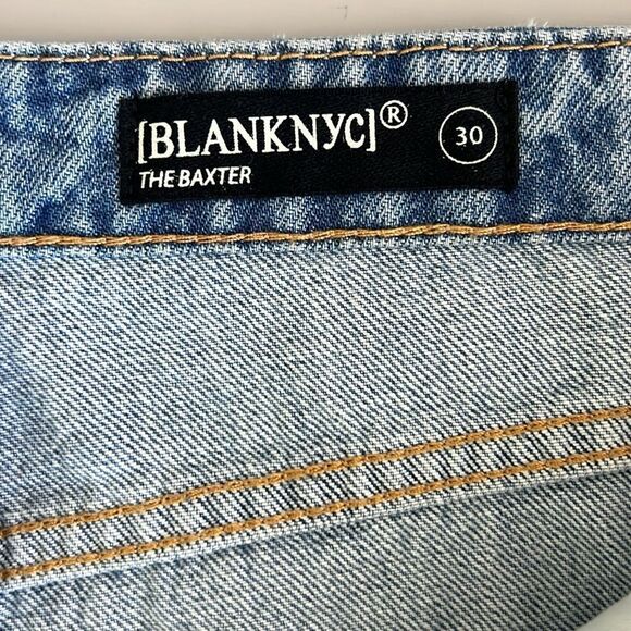 NWT BLANK NYC Baxter Rib Cage Jean With Ripped Knee Size 30 - Picture 7 of 16